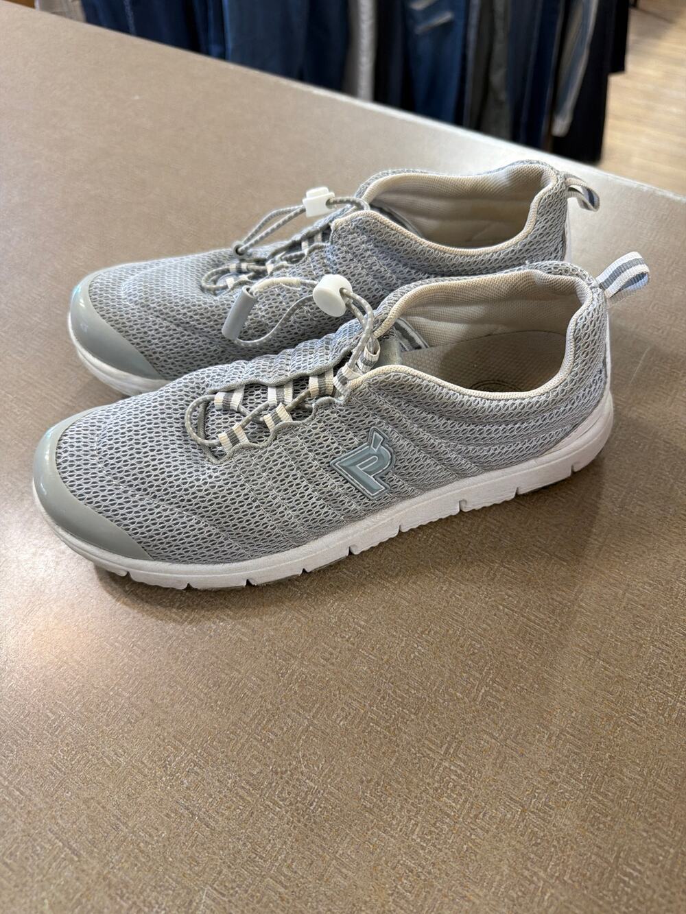 Propet TravelWalkerII sneakers in light grey mesh with bungee laces 7.5